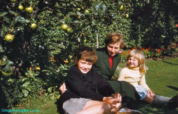 008-Mum-with-Nicky-and-Cathy-Lady-Bay-Road-Sept56