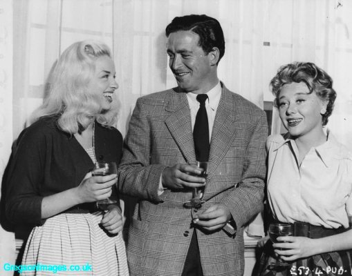 73-diana-dors-dad-and-glynis-johns
