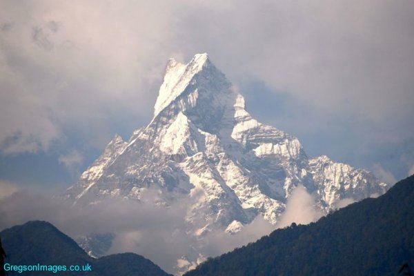 076-The-unclimbed-Fishtail-mountain